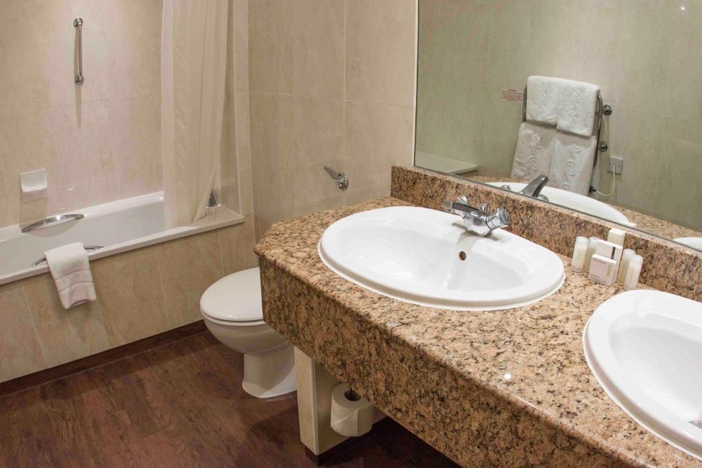 Double Room with Balcony and Sea View,425068776:JPEG